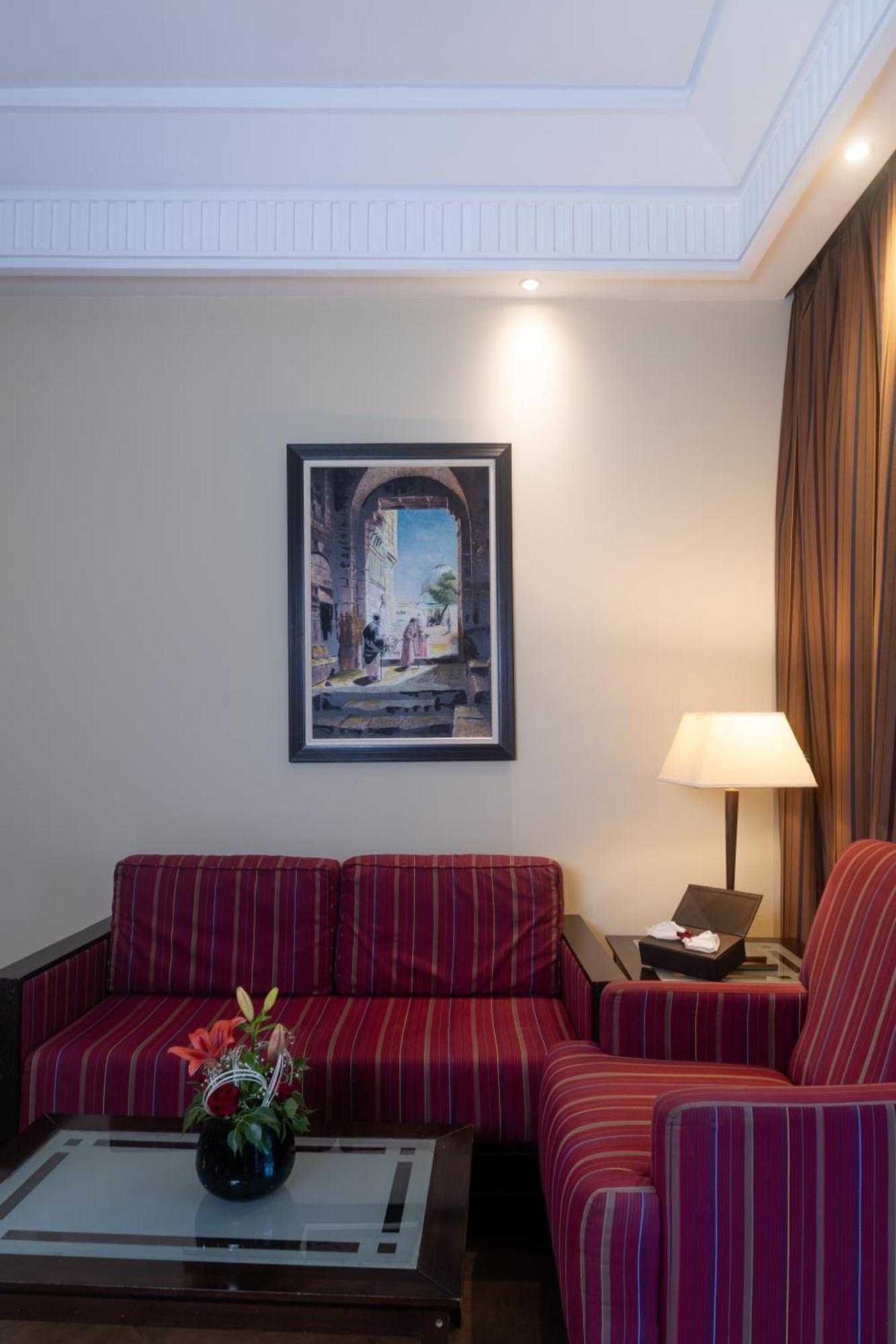 Kenzi Menara Palace & Resort Маракеш Екстериор снимка A painting by the artist