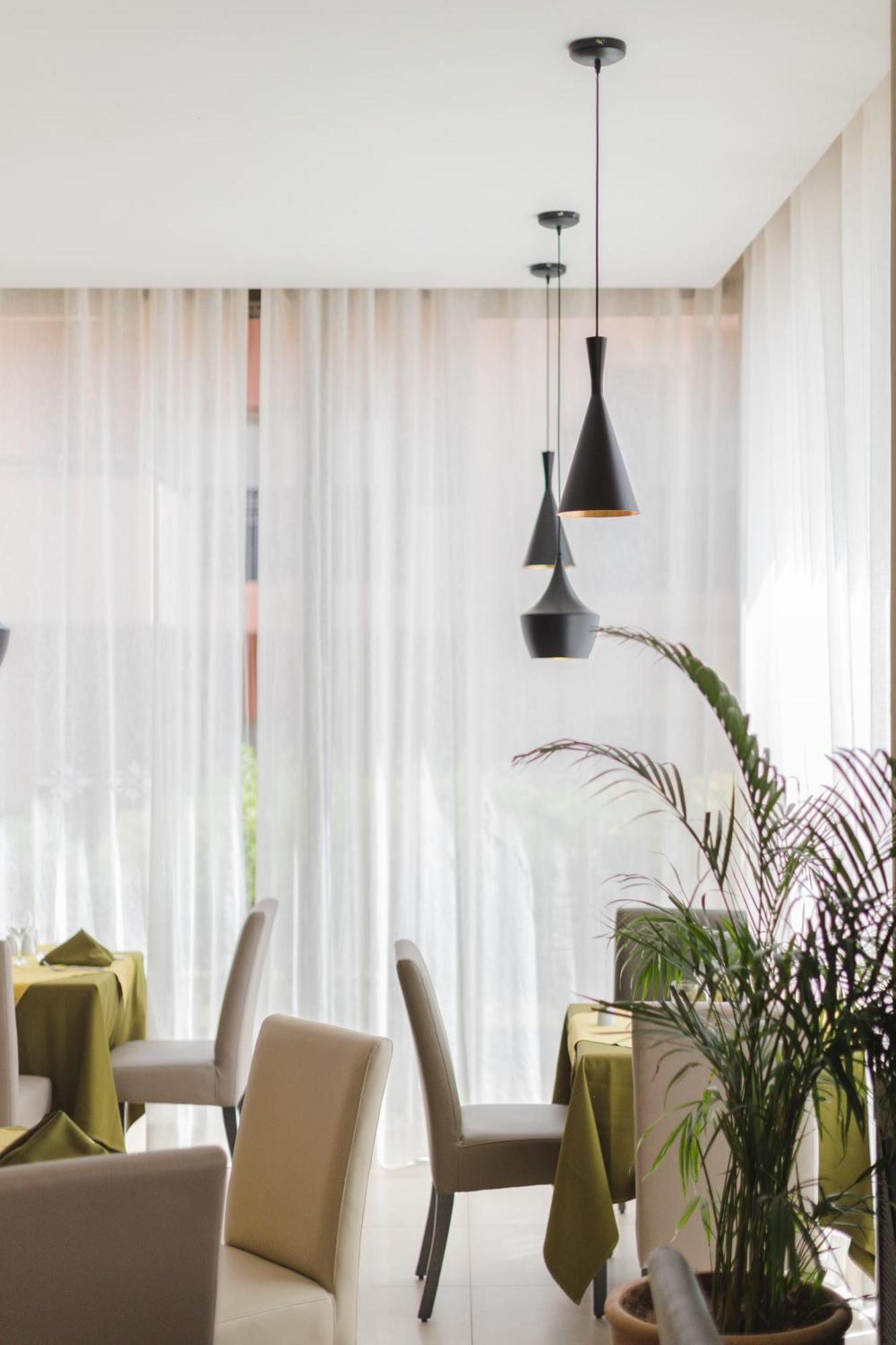 Kenzi Menara Palace & Resort Маракеш Екстериор снимка Semiconducting curtains